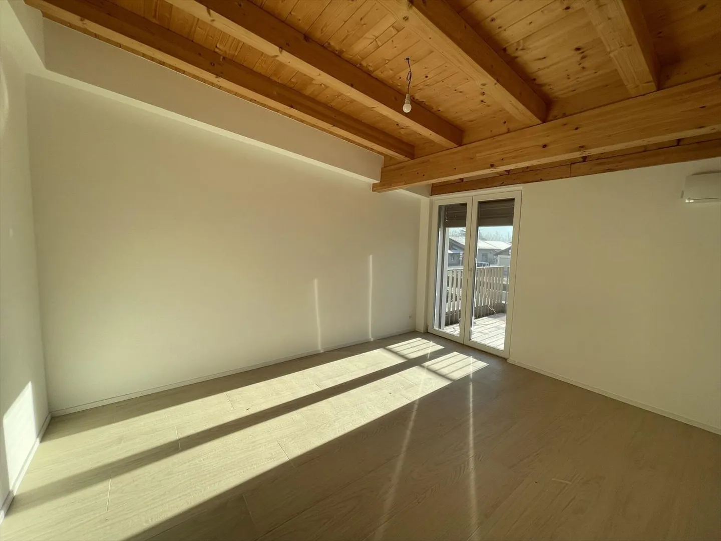 2.5 Pieces New - Photo 3 of 7