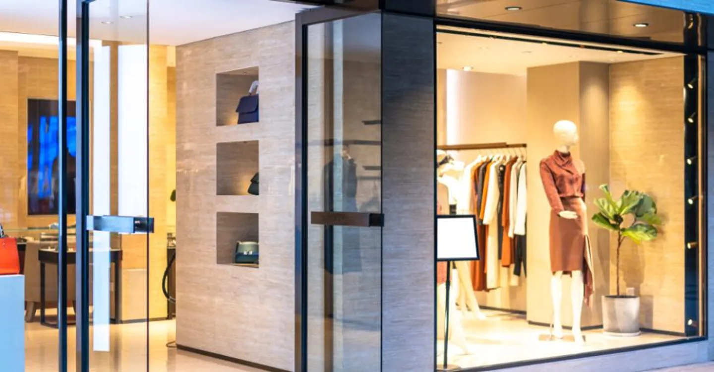 VEVEY: BOUTIQUE CON POSIZIONE N1 NEL CENTRO COMMERCIALE MANOR DA COGLIERE - Foto 1 di 1