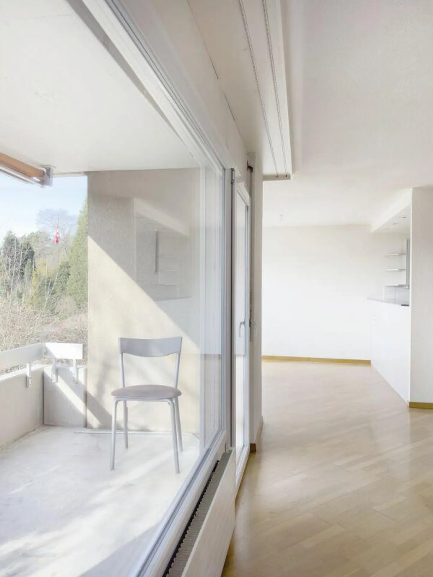 Condominio soleggiato di 3,5 stanze con balcone, due cantine e posto auto più stanza creativa/studio 19m2 - Foto 9 di 23