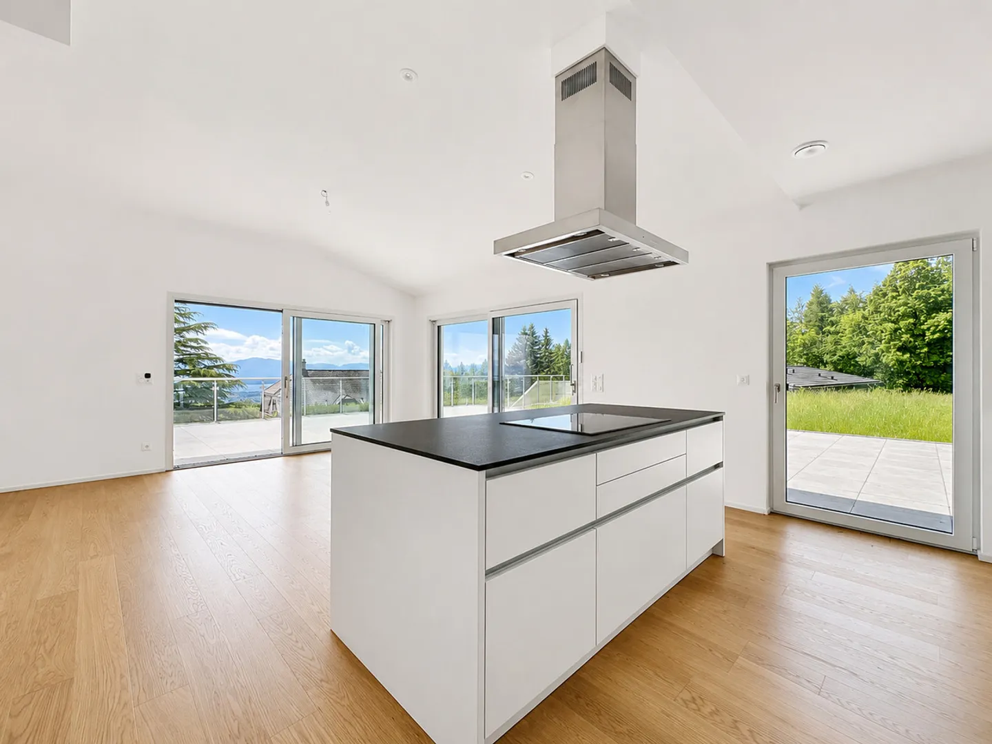 Außergewöhnliche Villa mit Panoramablick auf den Genfersee und die Alpen - Foto 3 von 16