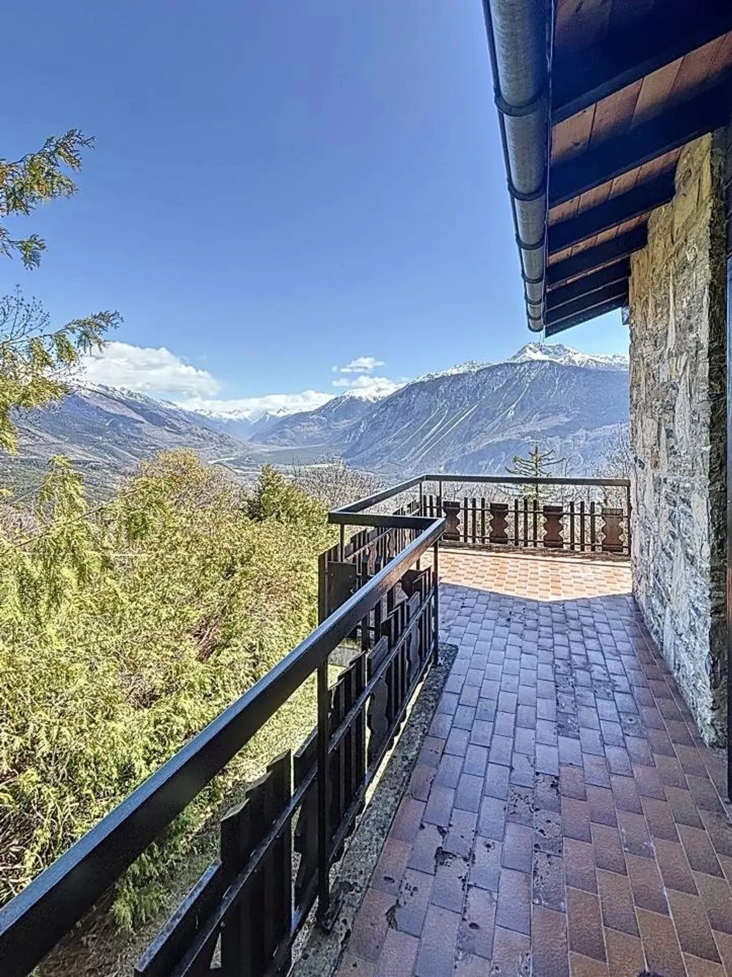 Affascinante chalet a schiera con vista e straordinaria esposizione al sole - Foto 5 di 13