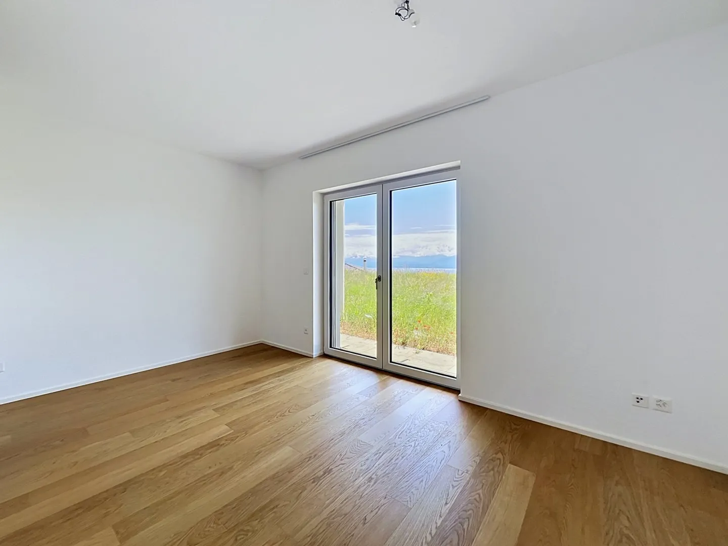 Außergewöhnliche Villa mit Panoramablick auf den Genfersee und die Alpen - Foto 12 von 16