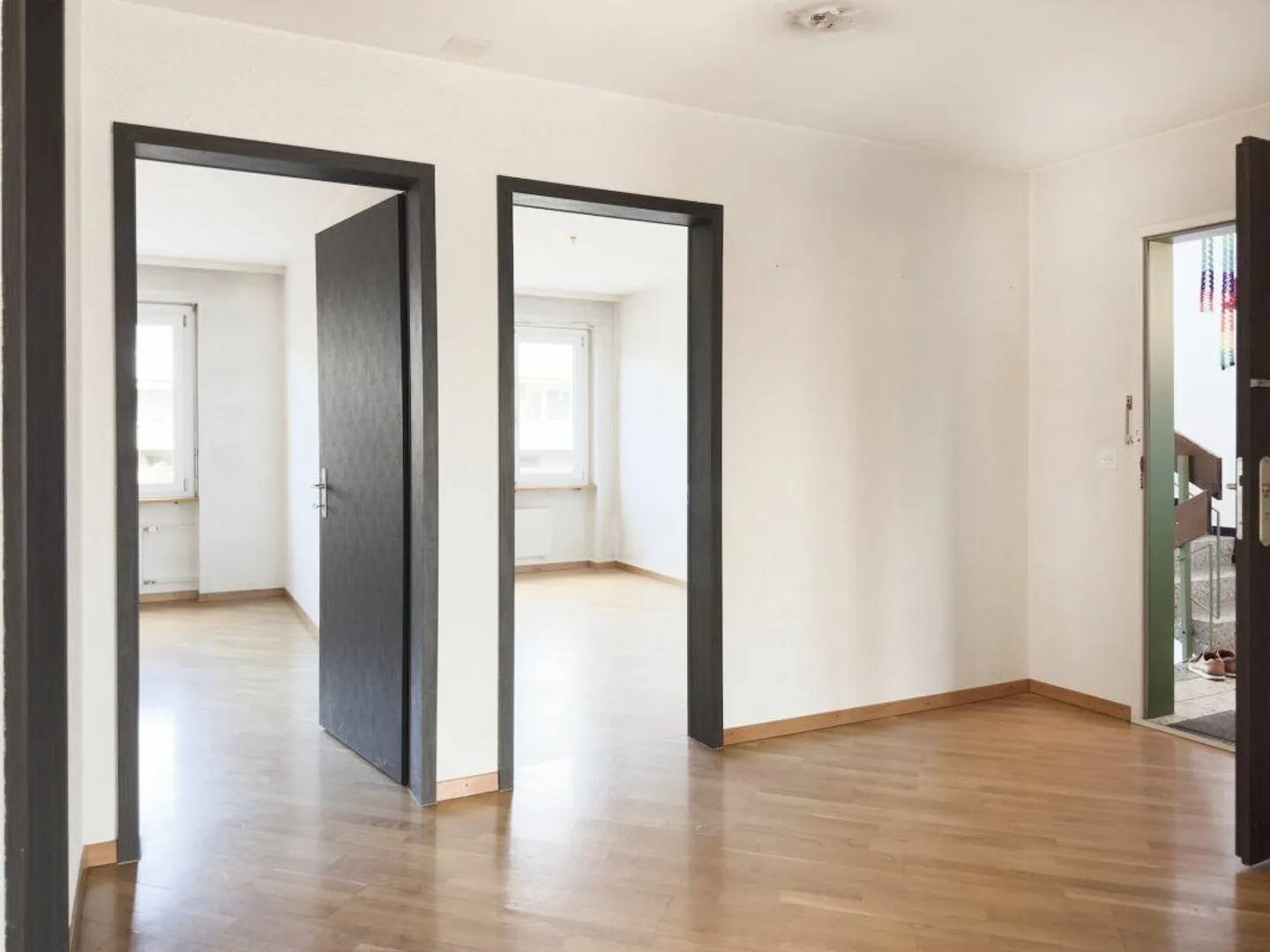 Condominio soleggiato di 3,5 stanze con balcone, due cantine e posto auto più stanza creativa/studio 19m2 - Foto 10 di 23