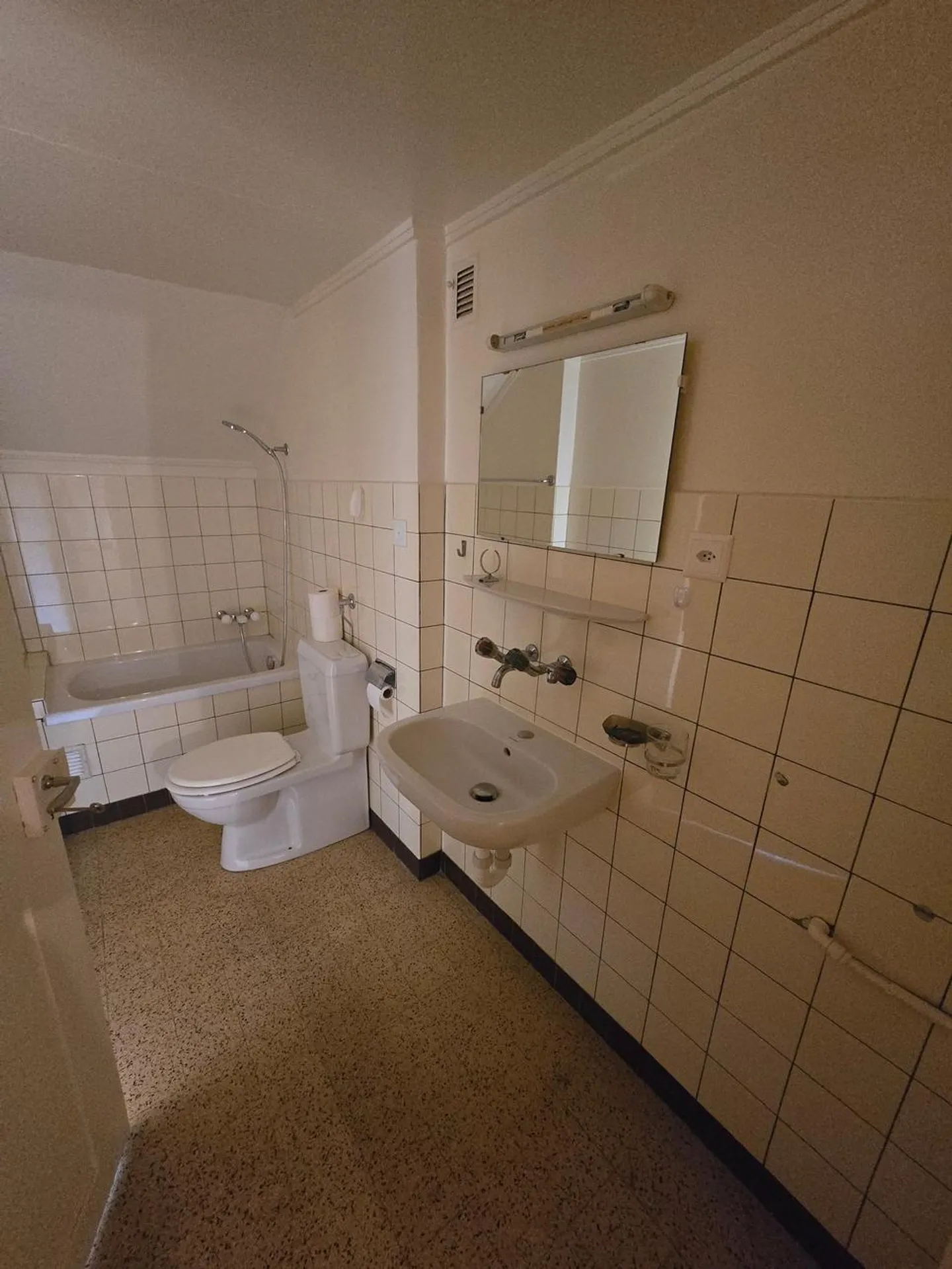 Joli appartement de 3 pièces au centre du village - Photo 6 sur 9