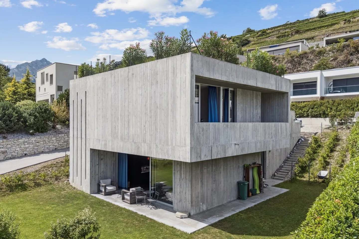 Prestigeträchtige zeitgenössische Villa mit Dachterrasse - Foto 11 von 12