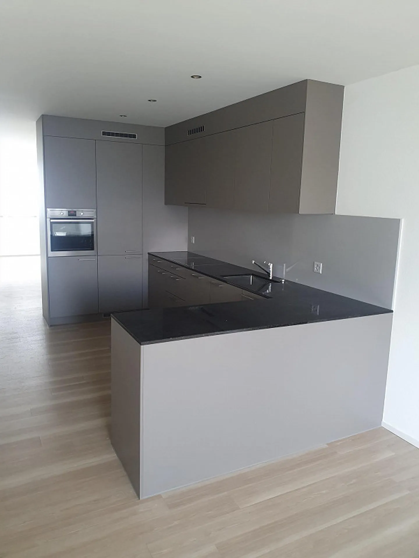 Appartement moderne de 5,5 pièces à Saint-Gall - Photo 2 sur 9