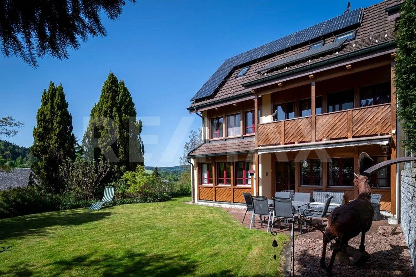 Plenty of space in a sunny and quiet location - Photo 3 of 13