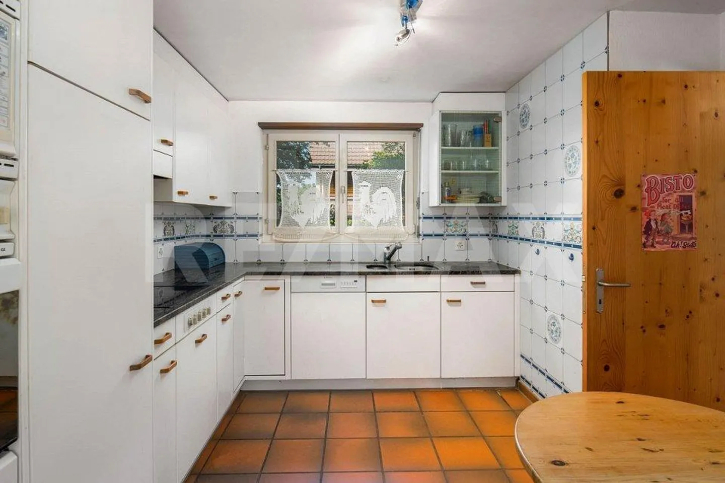 Plenty of space in a sunny and quiet location - Photo 7 of 13