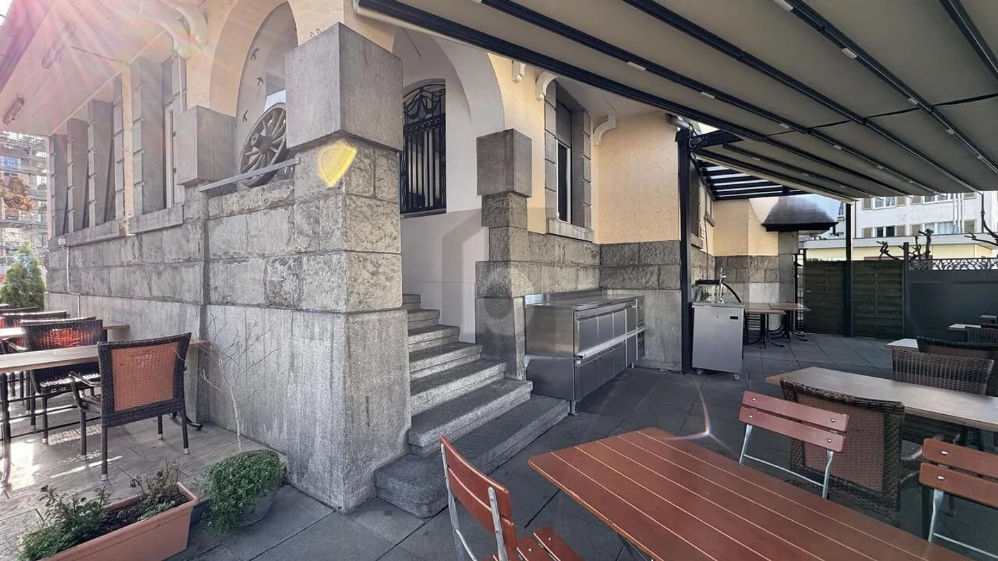 RESTAURANT CHERCHE NOUVEAUX LOCATAIRES - Photo 1 sur 6