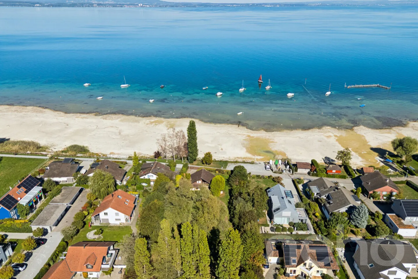 Exclusive Lakeside Property in Kesswil - Photo 2 of 12
