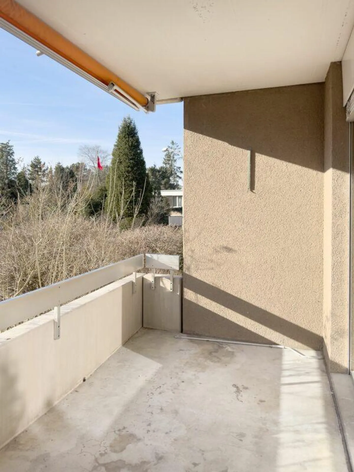 Condominio soleggiato di 3,5 stanze con balcone, due cantine e posto auto più stanza creativa/studio 19m2 - Foto 14 di 23