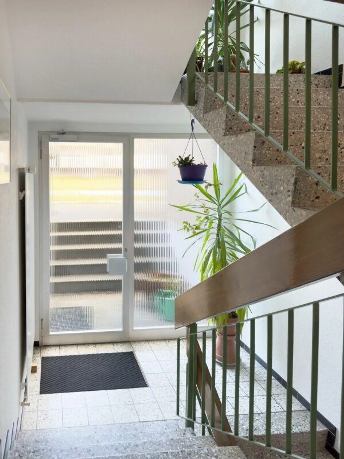 Condominio soleggiato di 3,5 stanze con balcone, due cantine e posto auto più stanza creativa/studio 19m2 - Foto 16 di 23