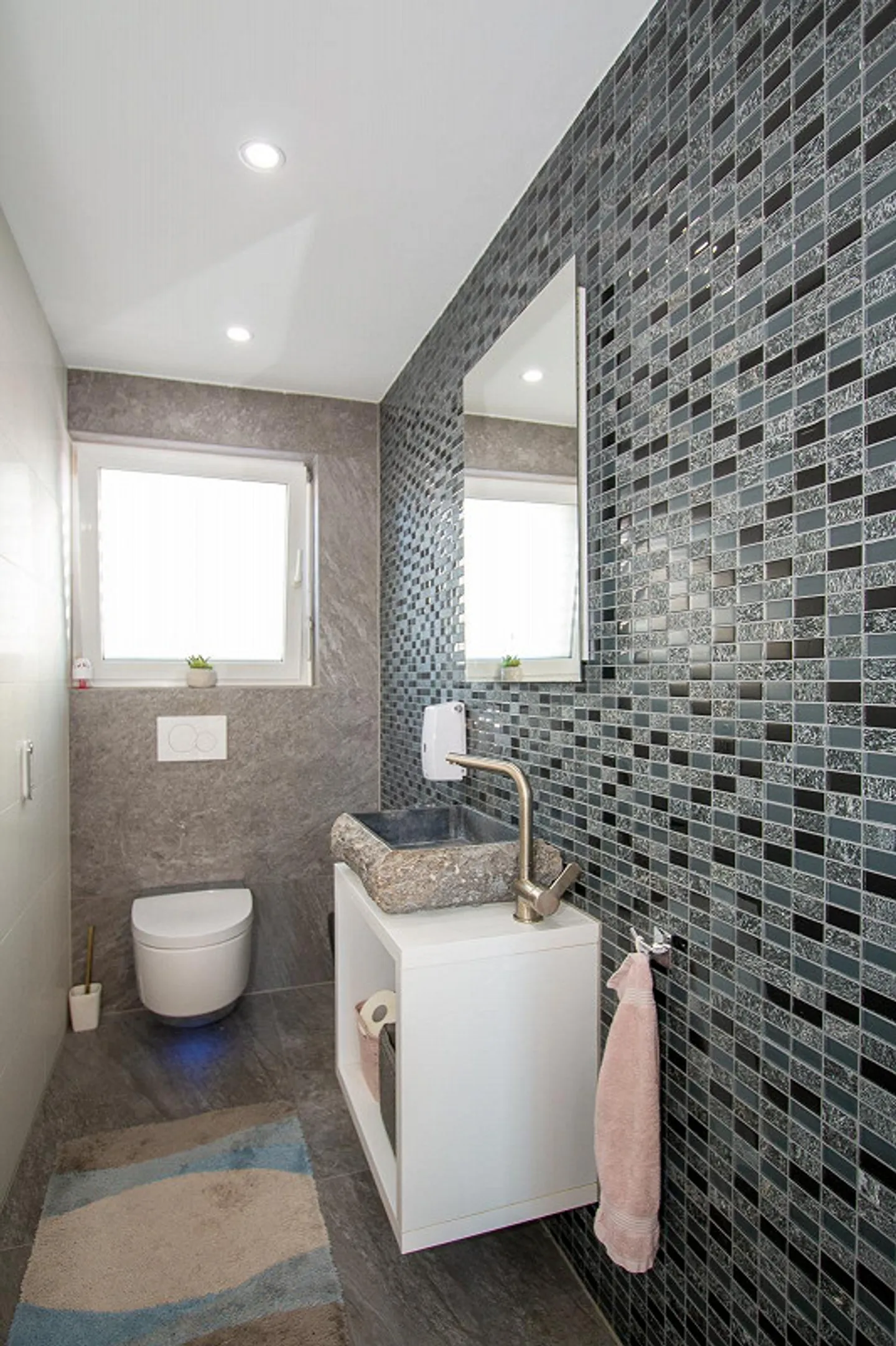 Grande maison individuelle de 8½ pièces dans un emplacement central - Photo 18 sur 30