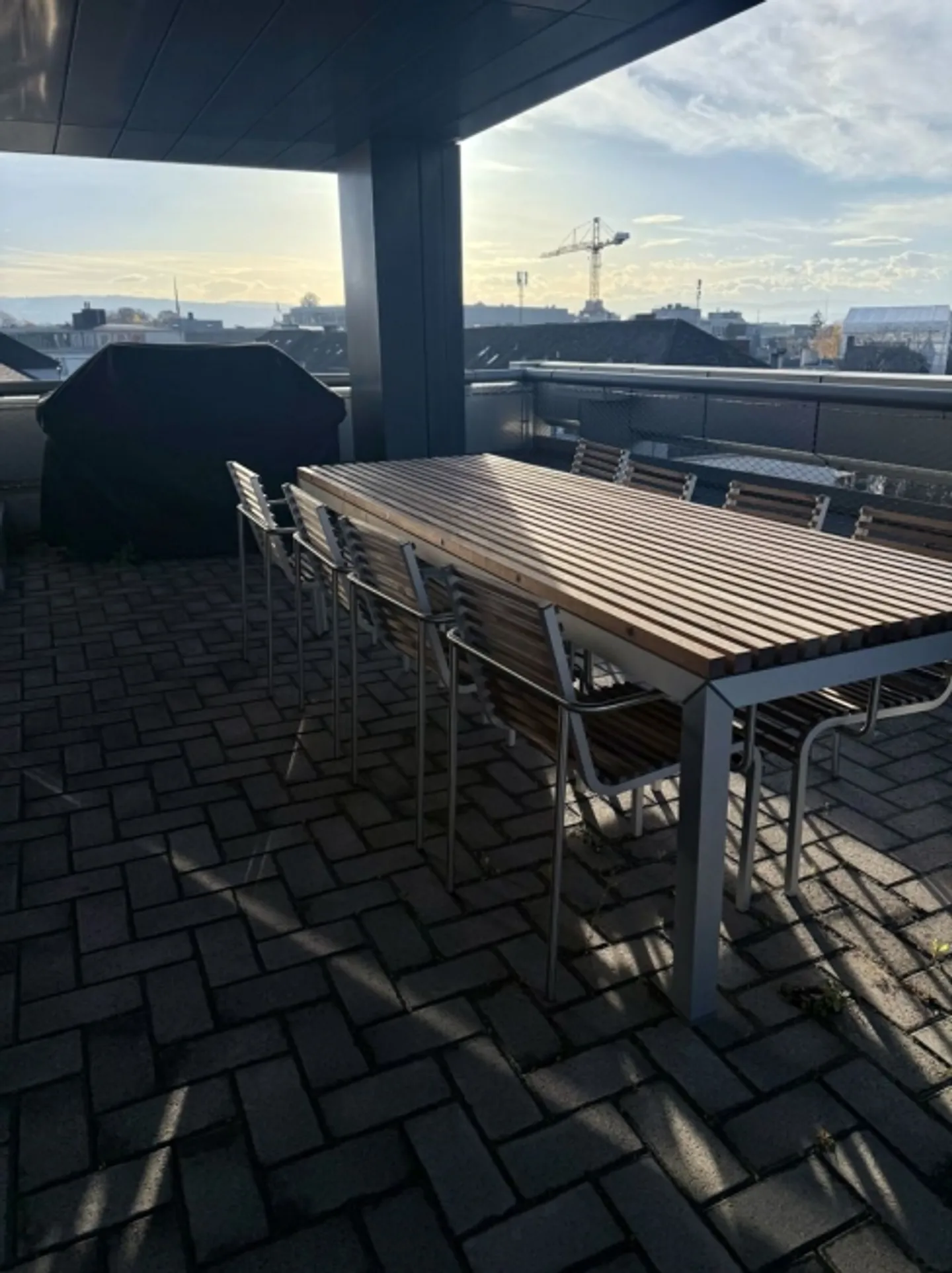 Ufficio centrale per 6 persone alla stazione di Enge, nel cuore della città - Foto 1 di 10