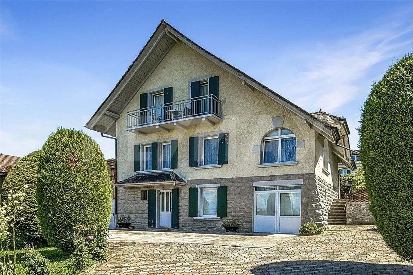 Affascinante Casa bifamiliare su terreno ad alto potenziale - Foto 2 di 13