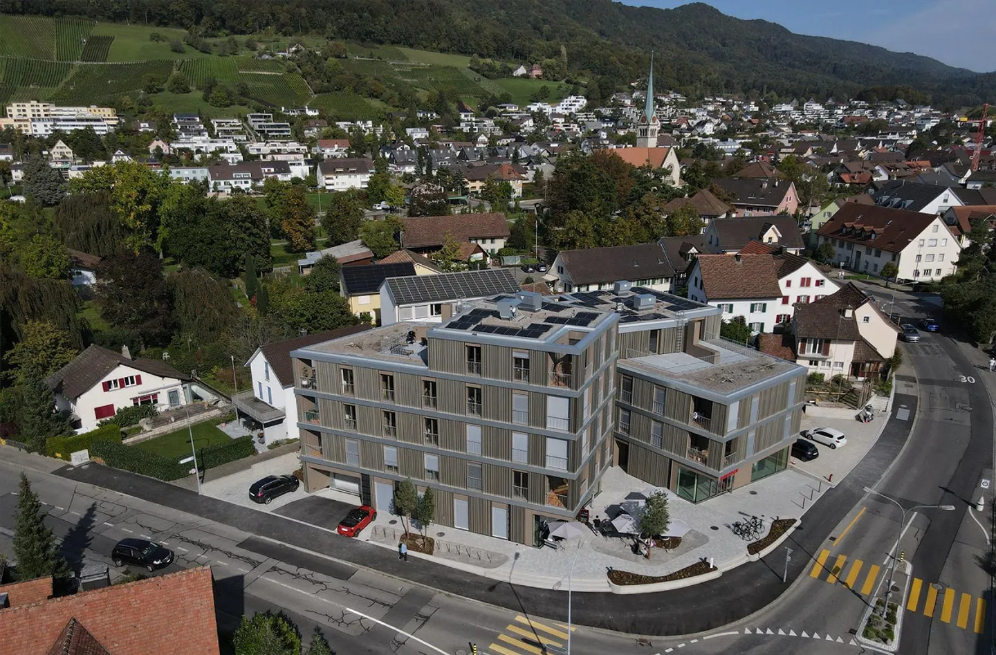 Appartement en attique moderne de 3,5 pièces au cœur de Wettingen - Photo 1 sur 9
