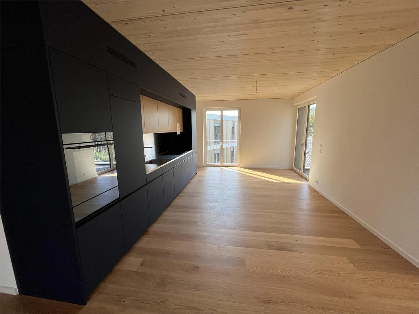 Appartement en attique moderne de 3,5 pièces au cœur de Wettingen - Photo 2 sur 9