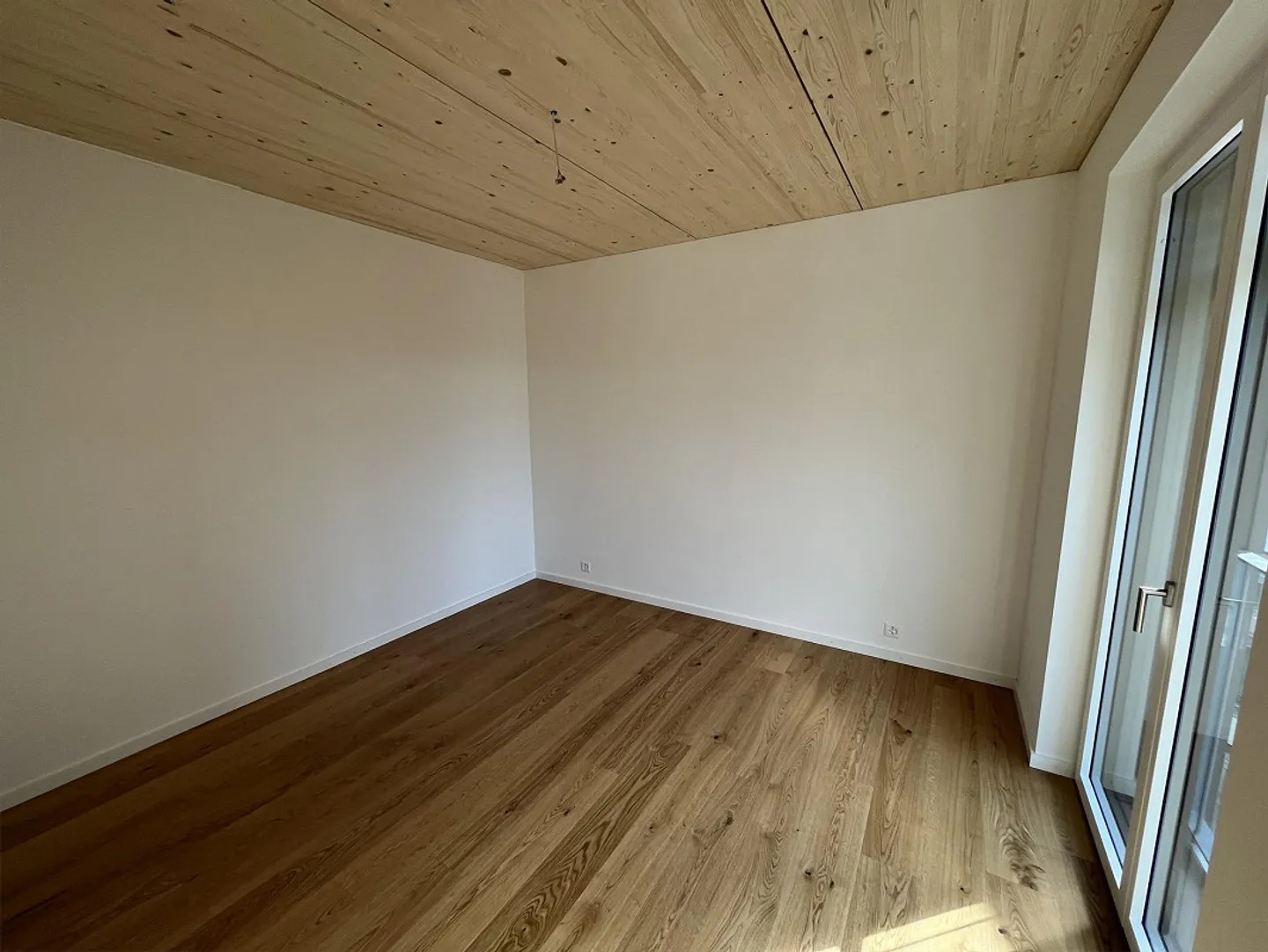 Appartement en attique moderne de 3,5 pièces au cœur de Wettingen - Photo 5 sur 9