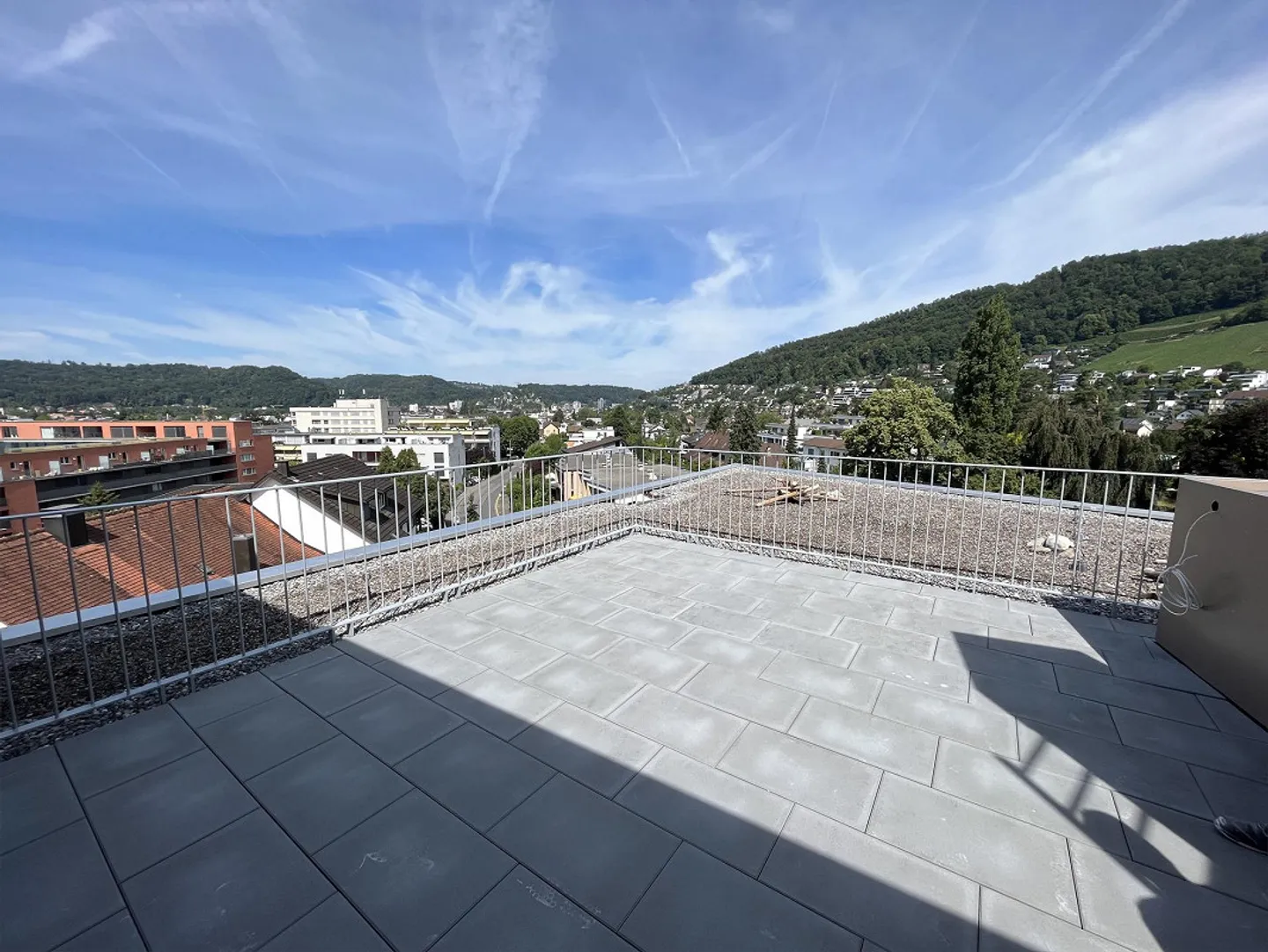 Appartement en attique moderne de 3,5 pièces au cœur de Wettingen - Photo 7 sur 9