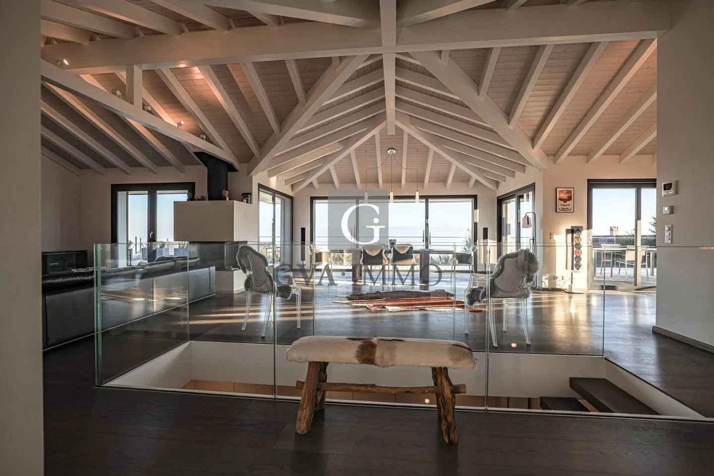 Stunning villa with panoramic view of the Lake and the Alps - Photo 3 of 6