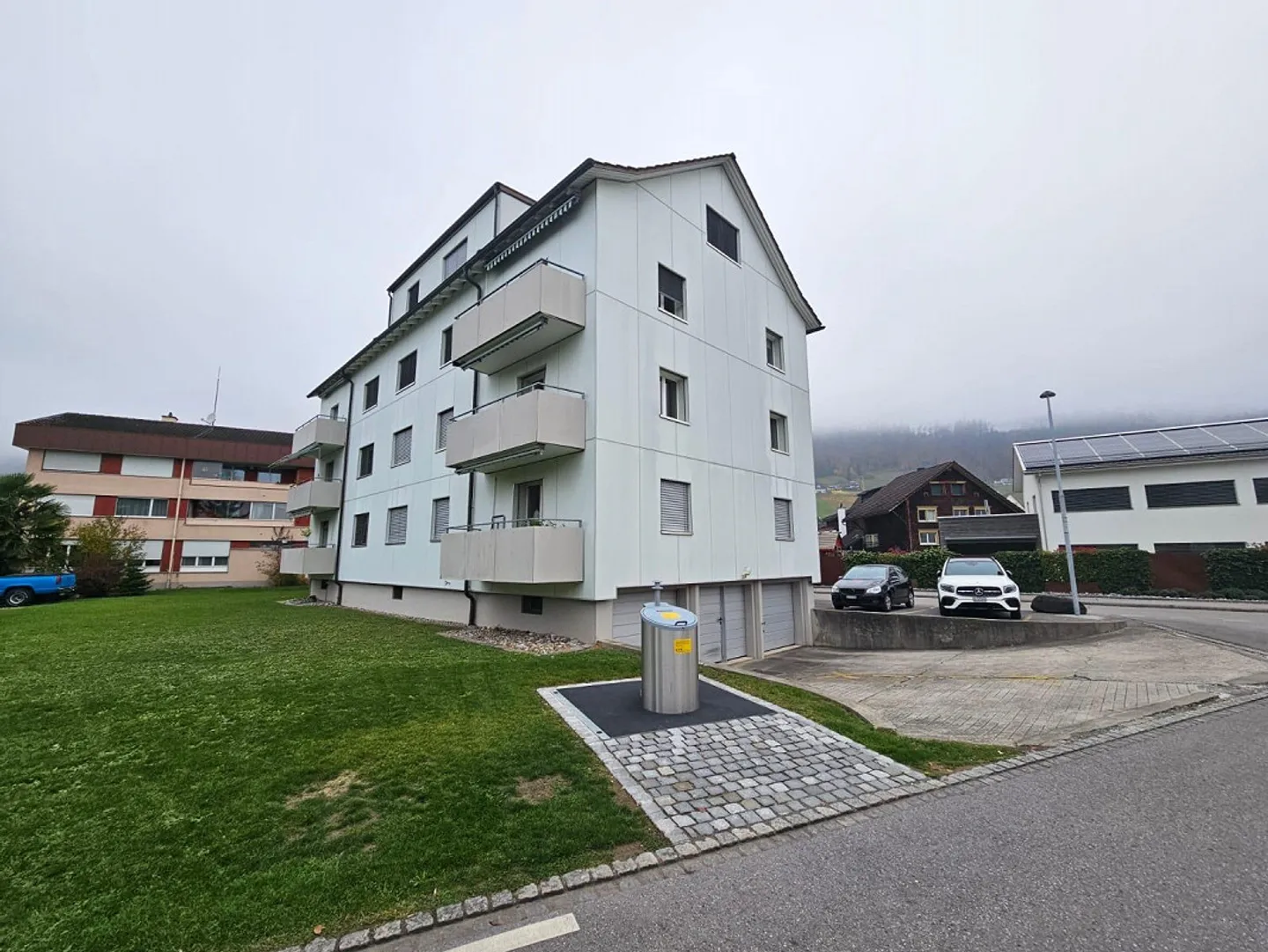 Freshly renovated 4-room apartment for rent - Photo 1 of 7