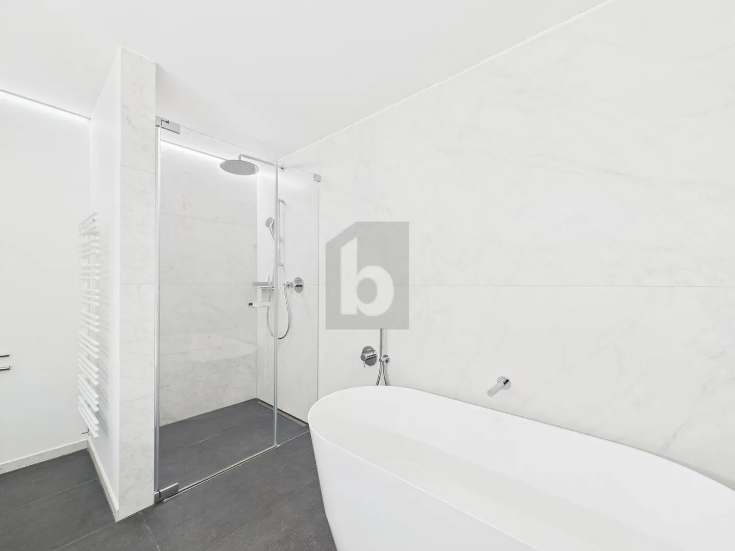 AN PRIVATER LAGE MIT EINMALIGEM PANORAMA - Foto 3 von 6