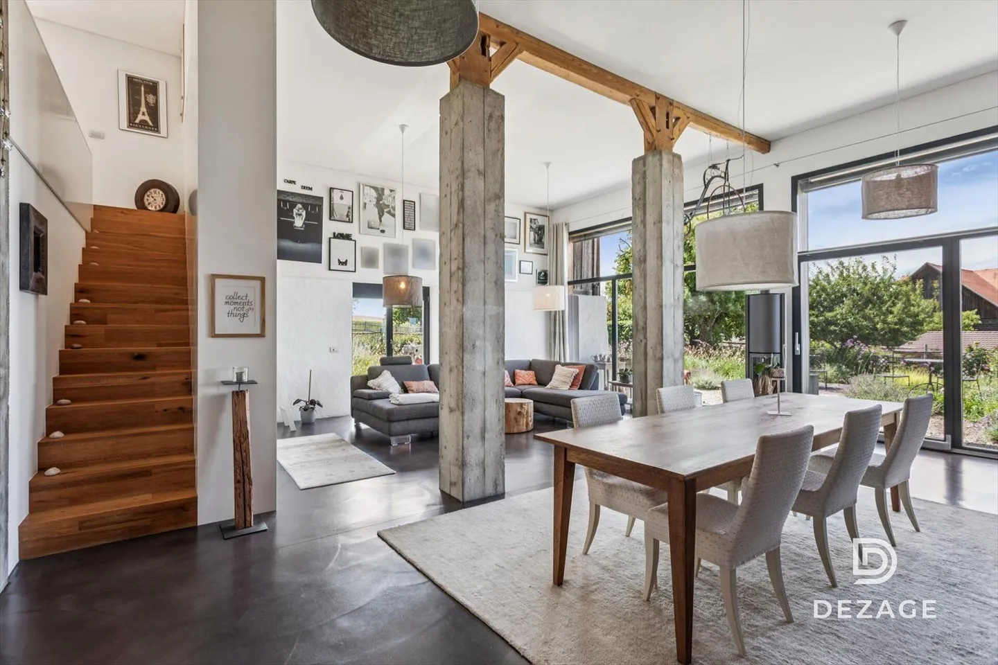 Renovierte Farm mit Reitanlagen und Energieeinkommen. - Foto 3 von 13