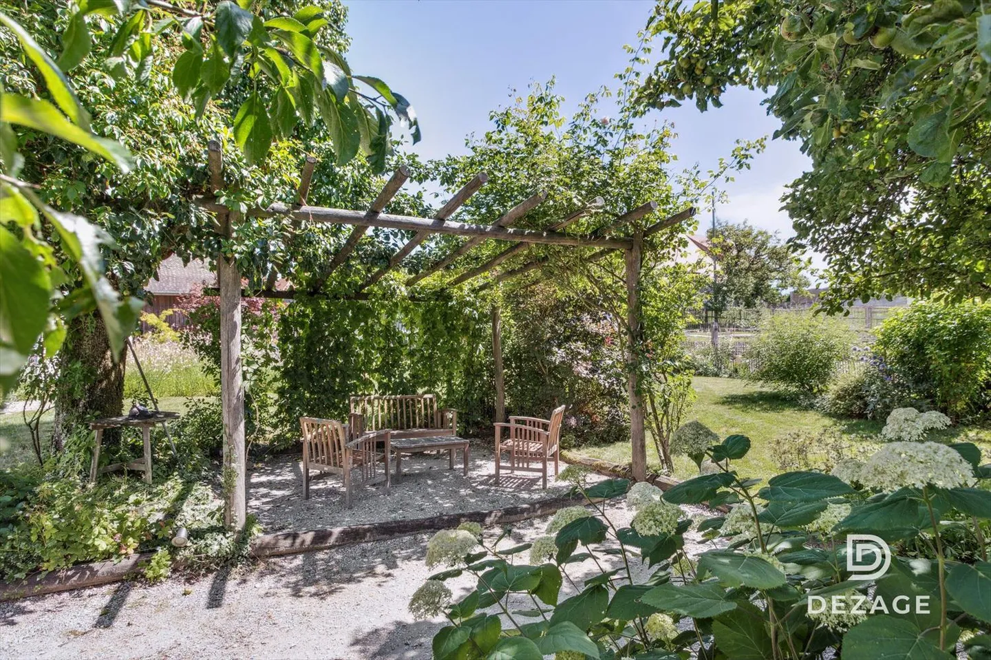 Renovierte Farm mit Reitanlagen und Energieeinkommen. - Foto 12 von 13