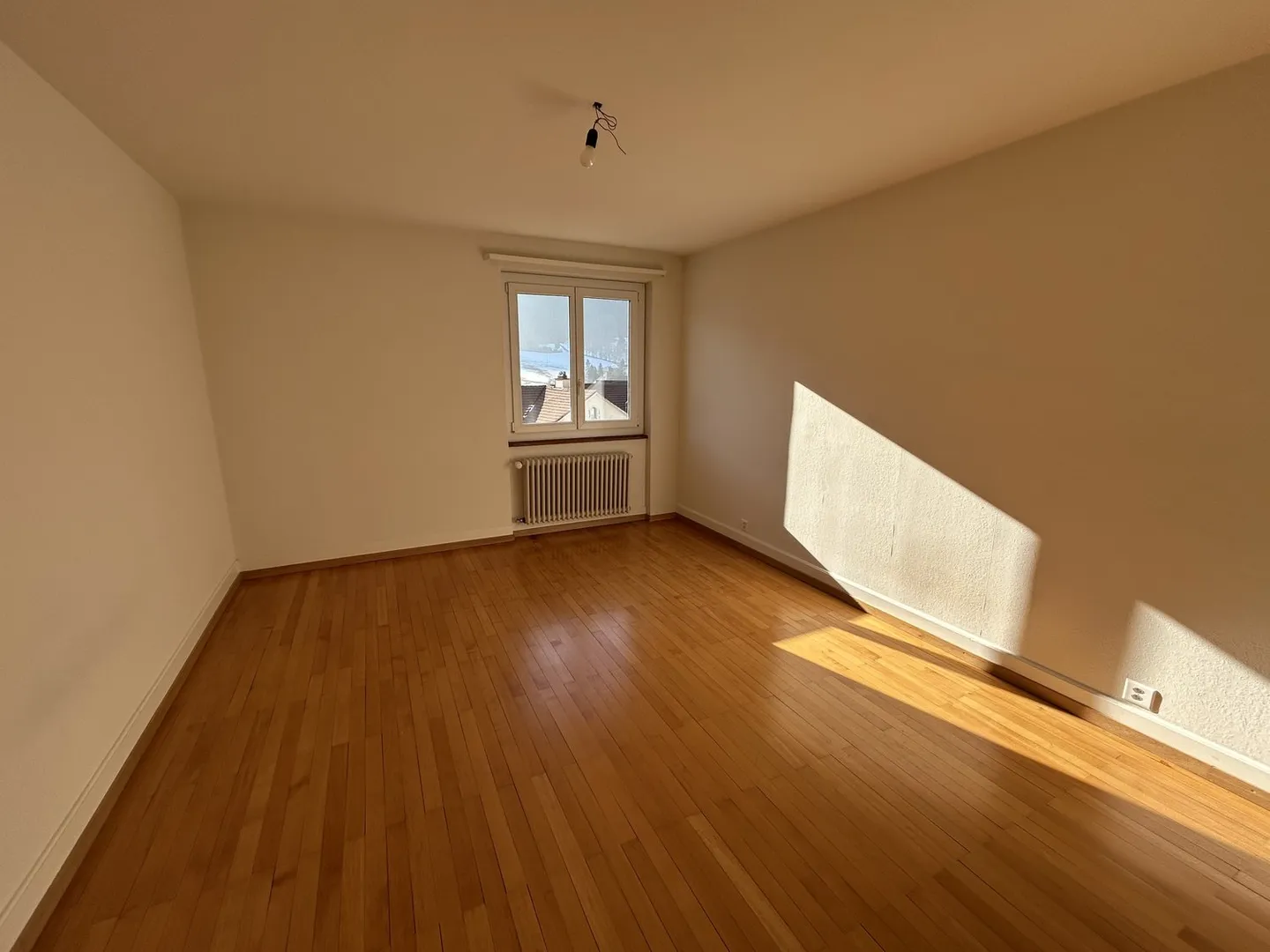 In affitto: appartamento 3.5 locali con balcone - Crêt-Besson 11, Sonvilier - Foto 5 di 12