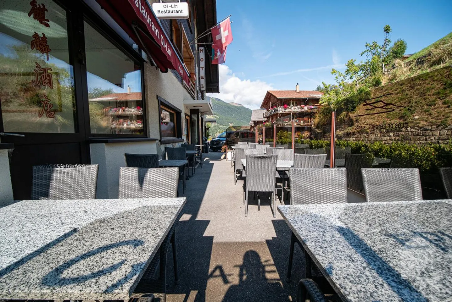 Renoviertes Hotel-Restaurant im Herzen des Dorfes mit spektakulärem Blick - Foto 7 von 30