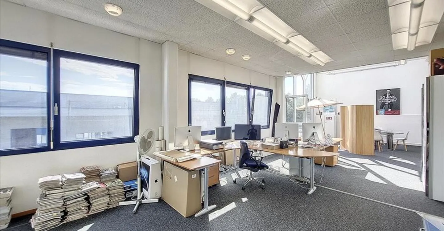 Edificio ad uso misto in affitto - Foto 3 di 7