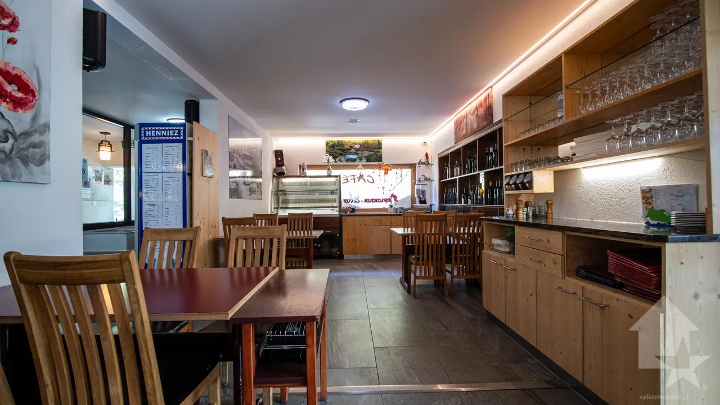 Renoviertes Hotel-Restaurant im Herzen des Dorfes mit spektakulärem Blick - Foto 10 von 30