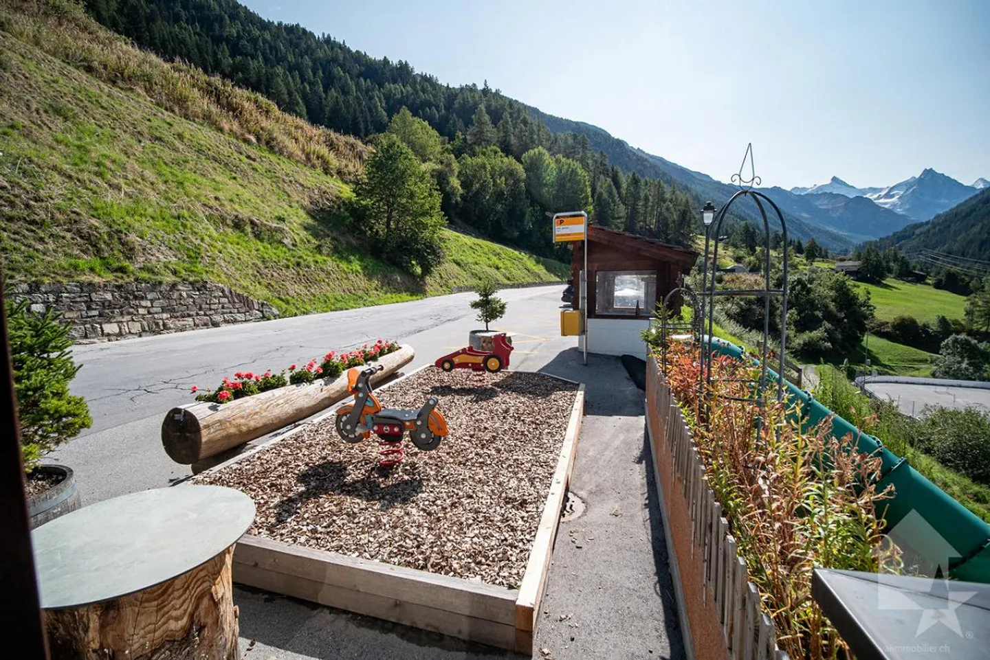 Renoviertes Hotel-Restaurant im Herzen des Dorfes mit spektakulärem Blick - Foto 8 von 30