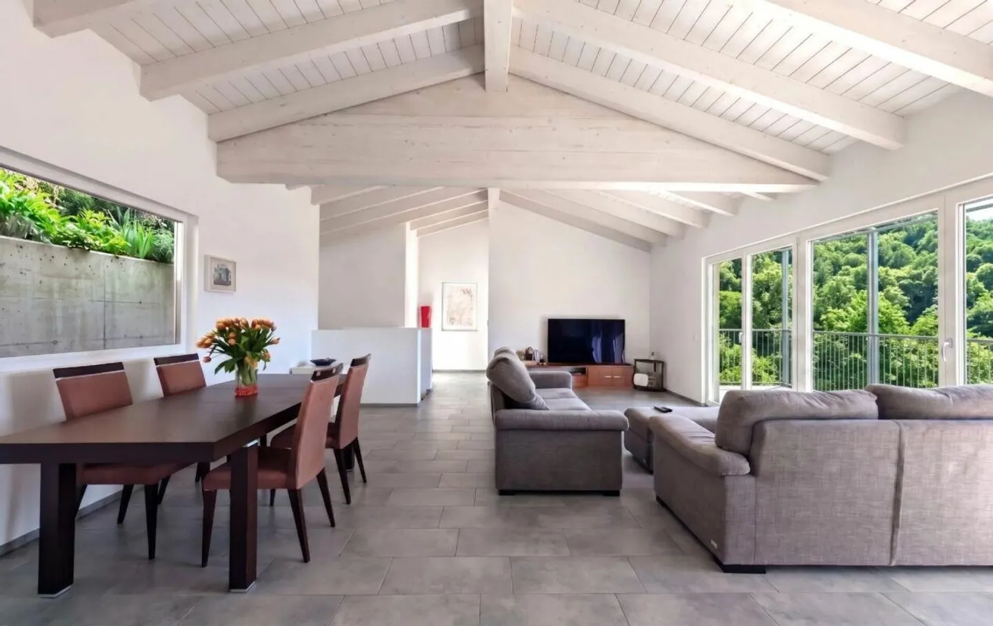 Ein exklusives Refugium zwischen Natur und Design - Prestigeträchtiges Wohnen im Herzen der Natur - Foto 2 di 13