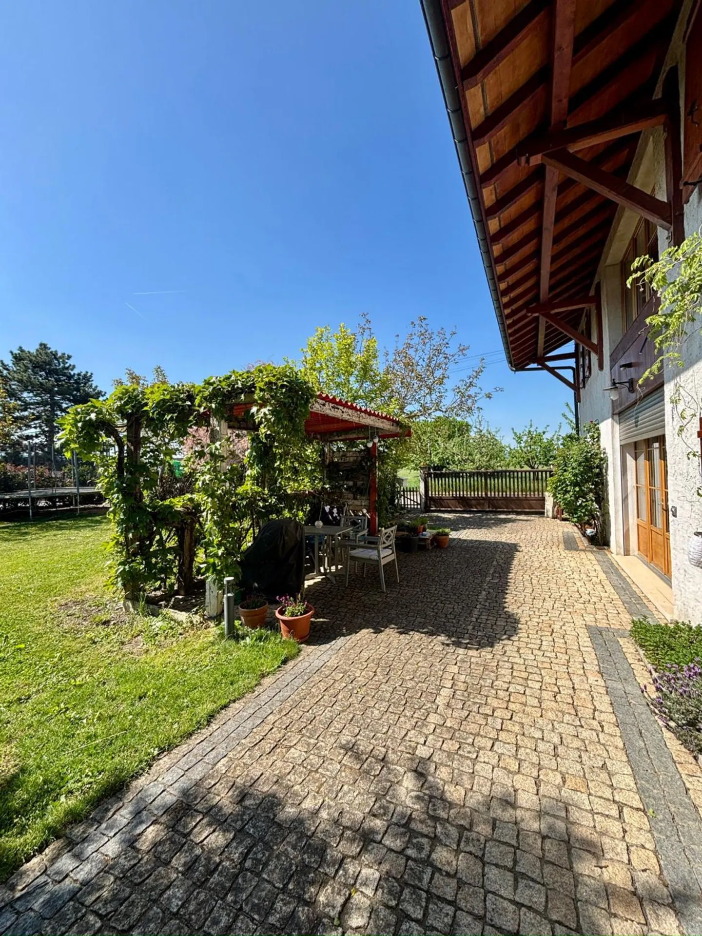 Charming Family Home in Lully - Photo 18 of 20