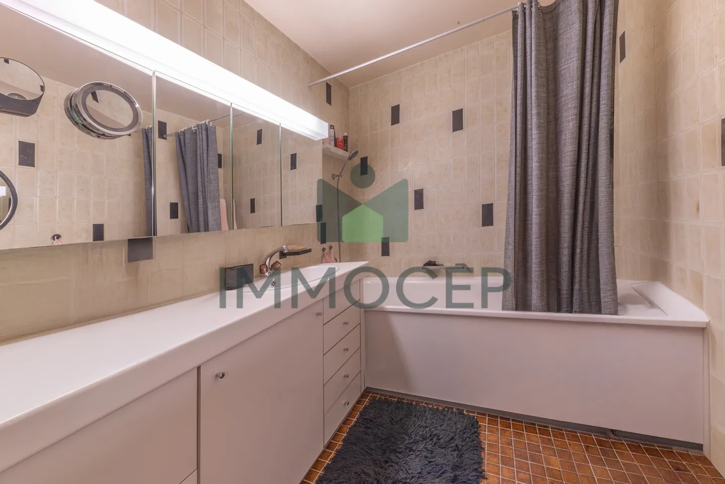 Exclusivity: Bright 4-Room Apartment with 114 m2 Living Space in Cologny - Photo 9 of 13