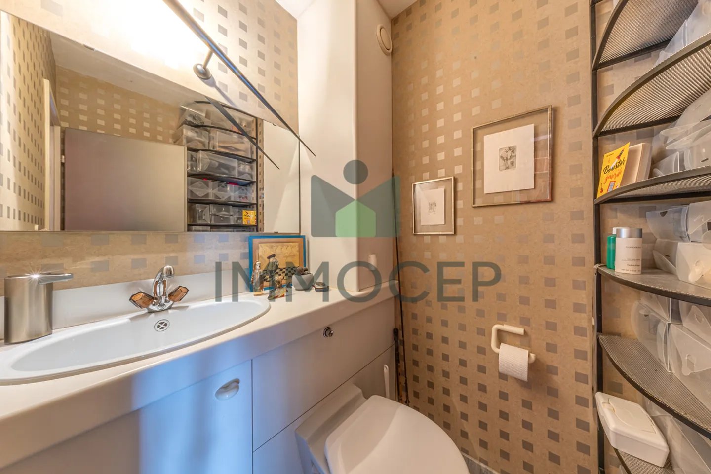 Exclusivity: Bright 4-Room Apartment with 114 m2 Living Space in Cologny - Photo 10 of 13