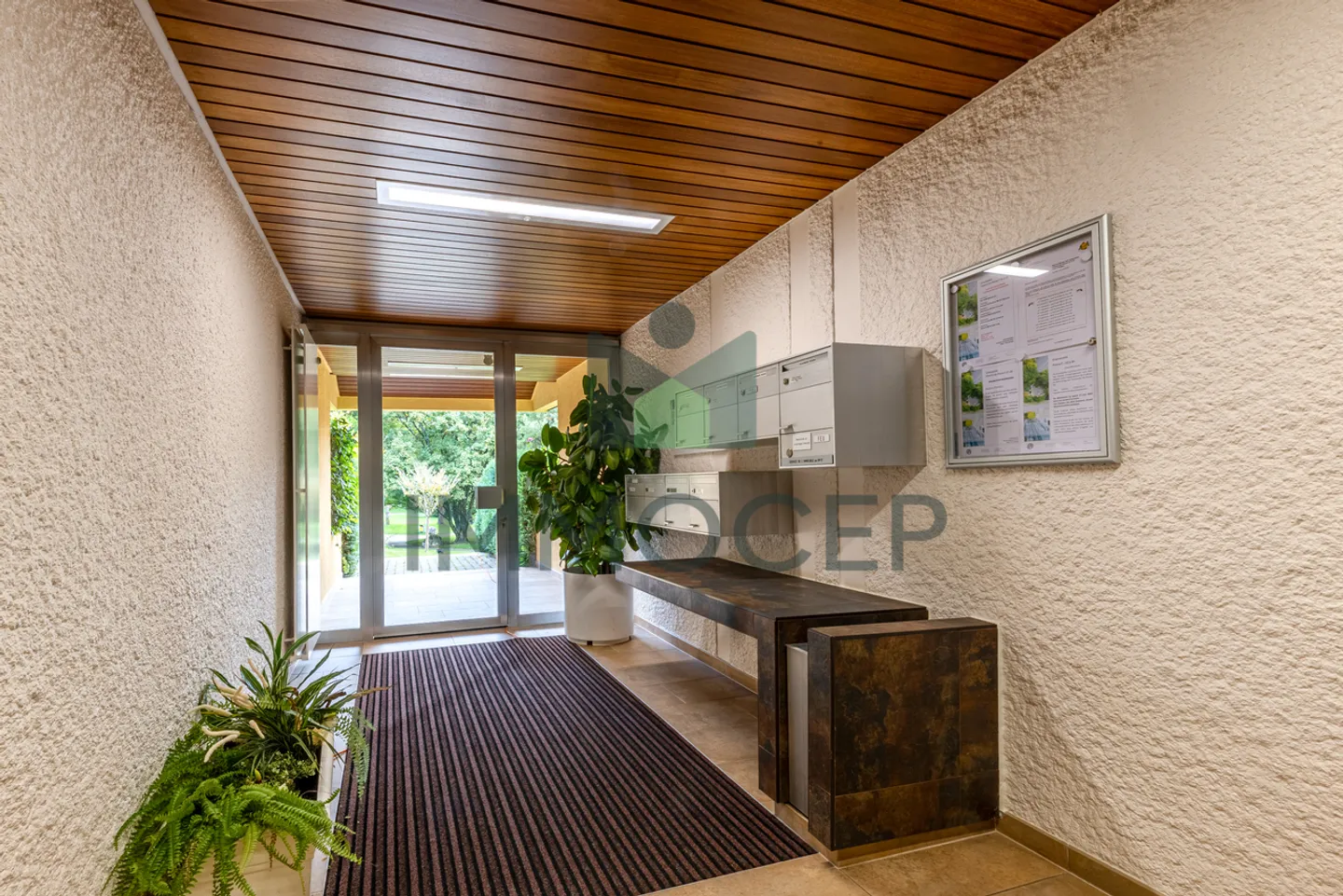 Exclusivity: Bright 4-Room Apartment with 114 m2 Living Space in Cologny - Photo 12 of 13