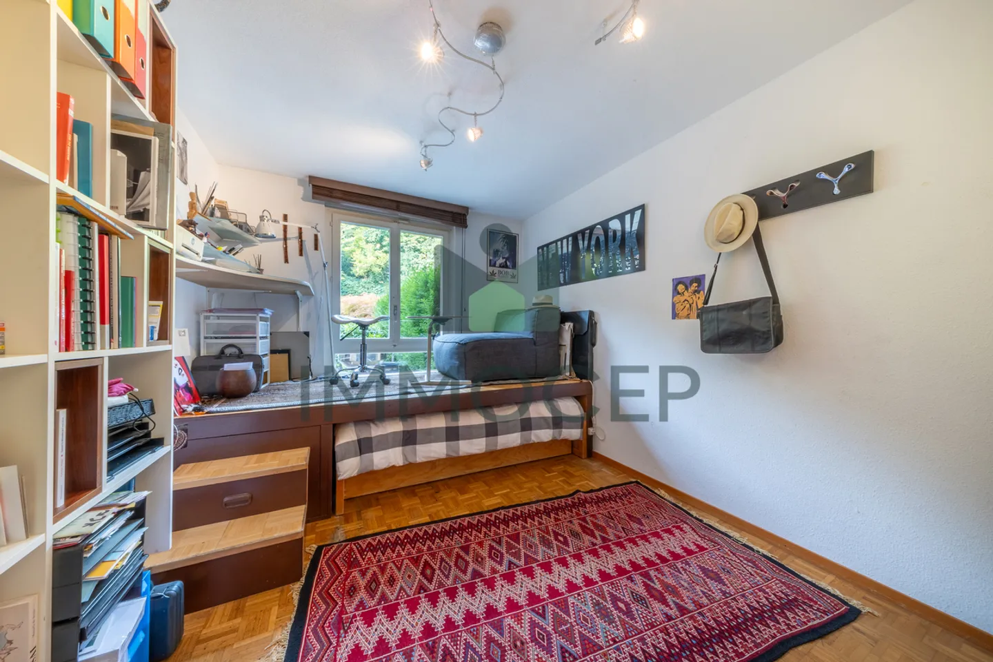 Exclusivity: Bright 4-Room Apartment with 114 m2 Living Space in Cologny - Photo 8 of 13