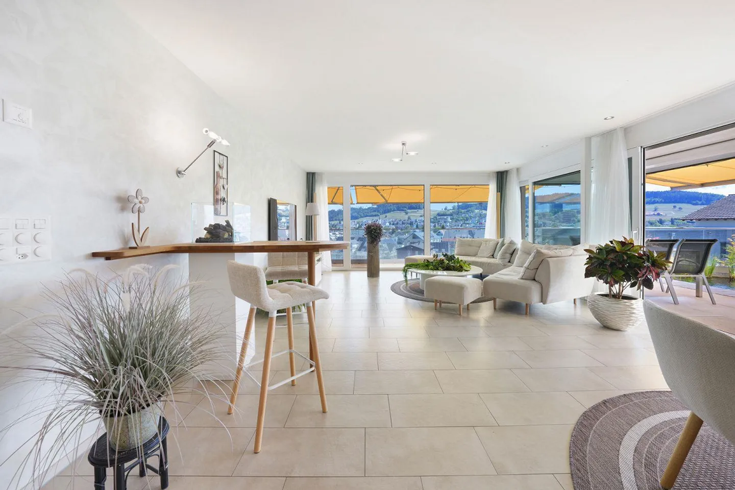 Appartamento giardino soleggiato con giardino e vista unici - Foto 3 di 22