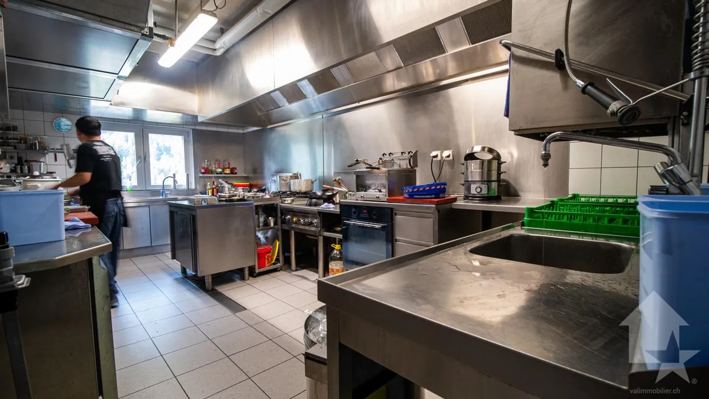 Renoviertes Hotel-Restaurant im Herzen des Dorfes mit spektakulärem Blick - Foto 22 von 30