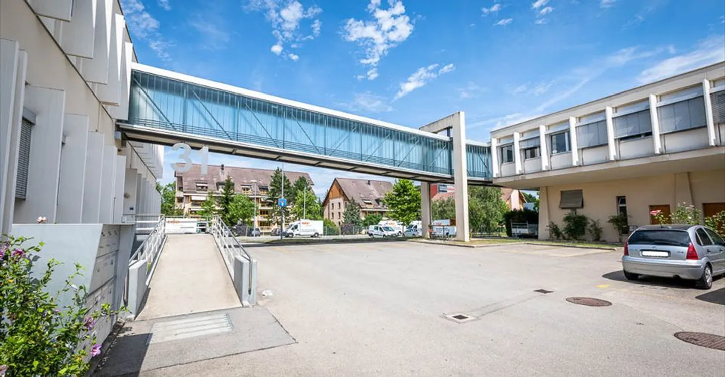 Edificio ad uso misto in affitto - Foto 2 di 3