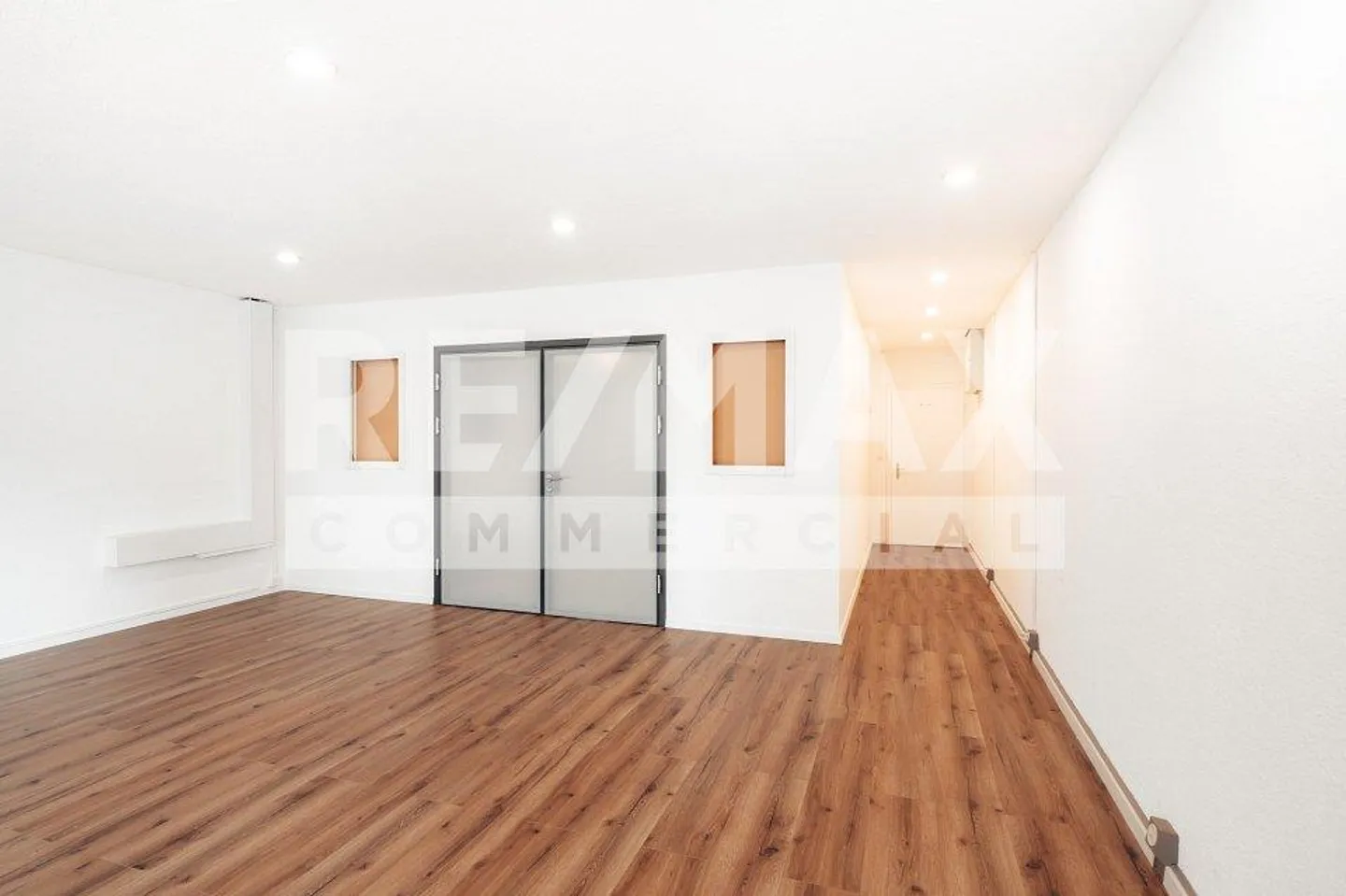 Buy instead of rent - Commercial space with 70m² usable area - renovated and immediately available - Photo 4 of 11