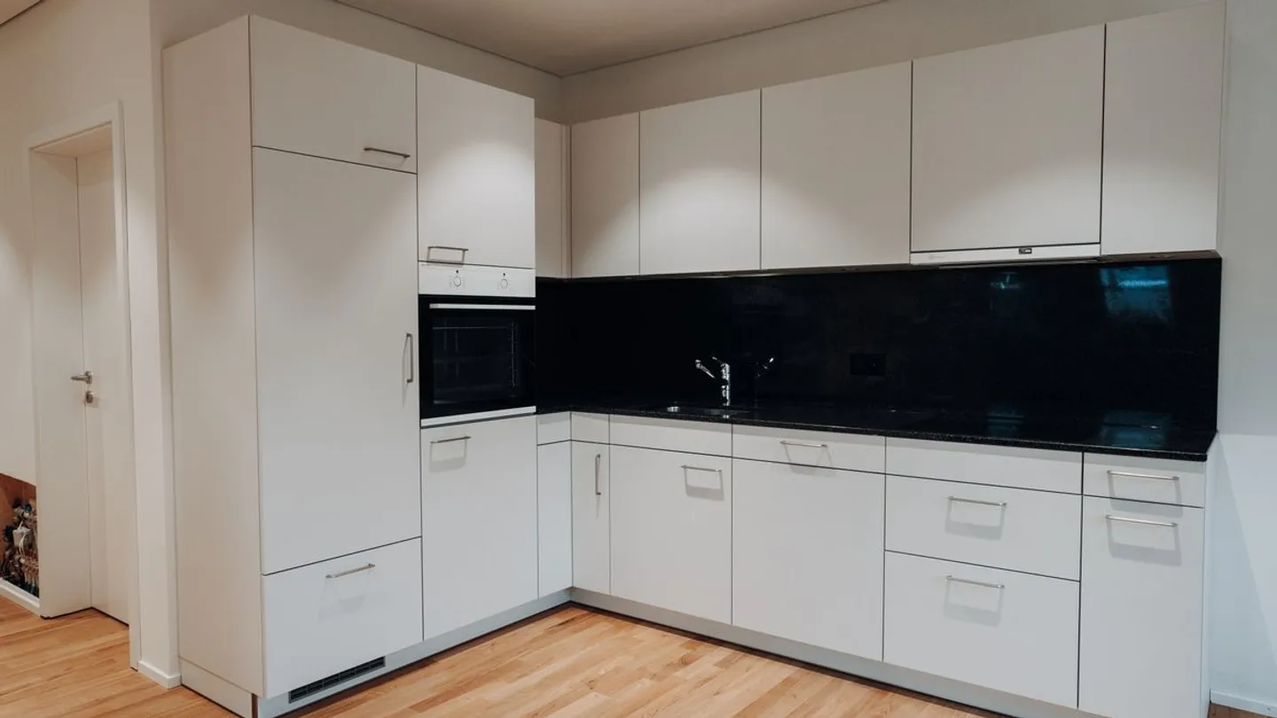 Modern furnished 1-room penthouse apartment in prime location in Dübendorf - Photo 5 of 8