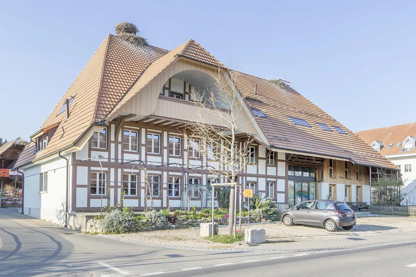 Spacious 4.5-room apartment (including carport & parking space) - Photo 1 of 14
