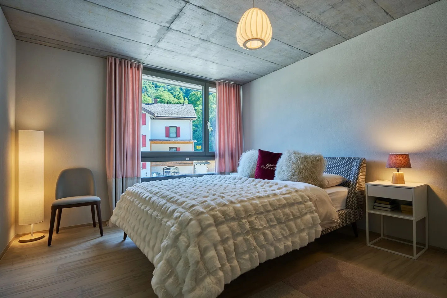 Family-friendly 4.5 room apartment in the village center of Jenaz - Photo 5 of 11