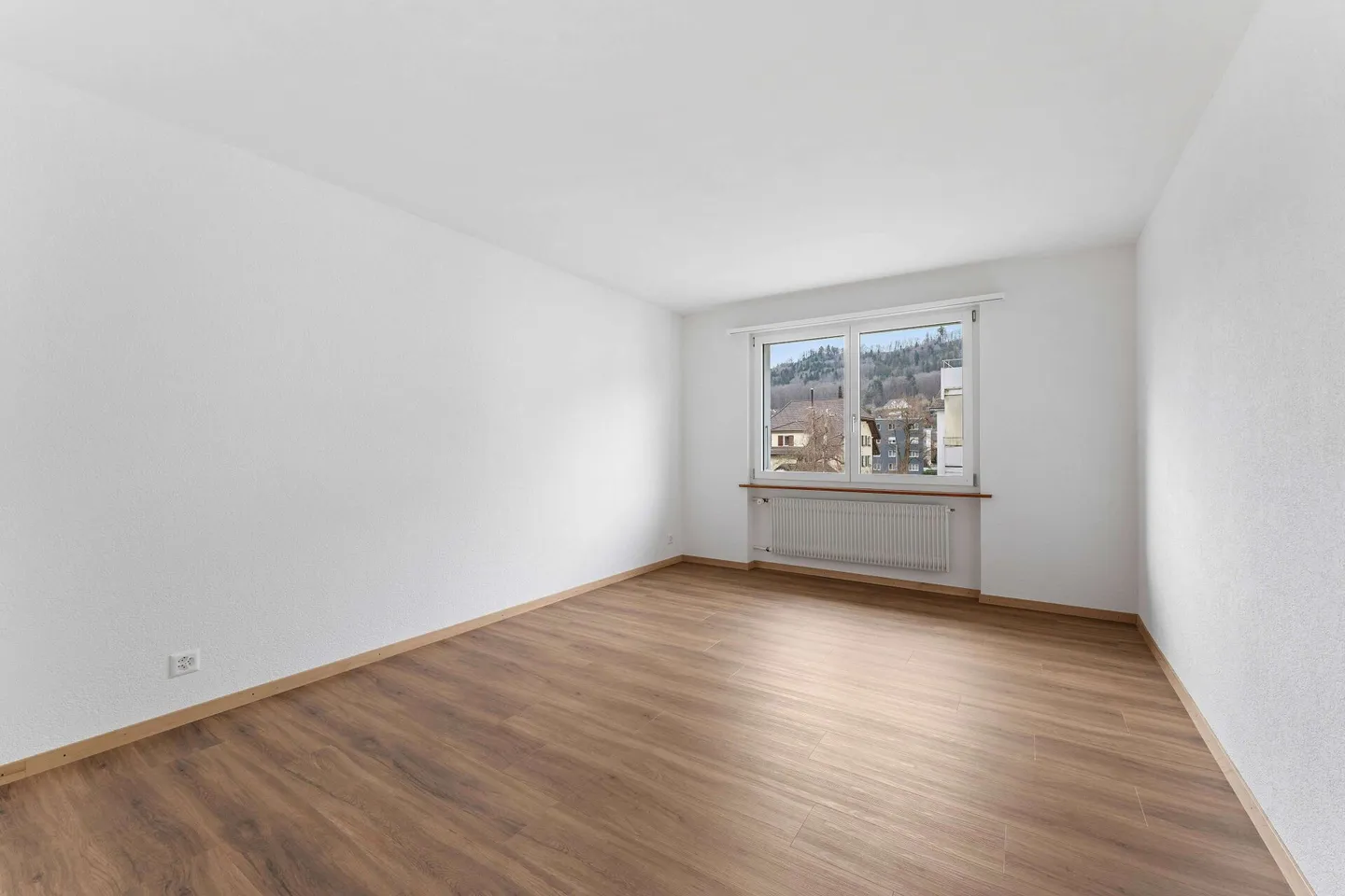 Appartement 4 pièces au rez-de-chaussée surélevé avec balcon à louer - Photo 7 sur 11