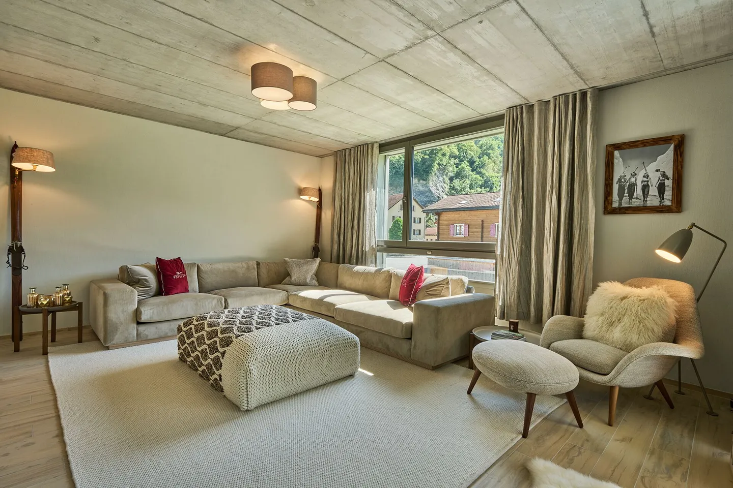 Family-friendly 4.5 room apartment in the village center of Jenaz - Photo 3 of 11