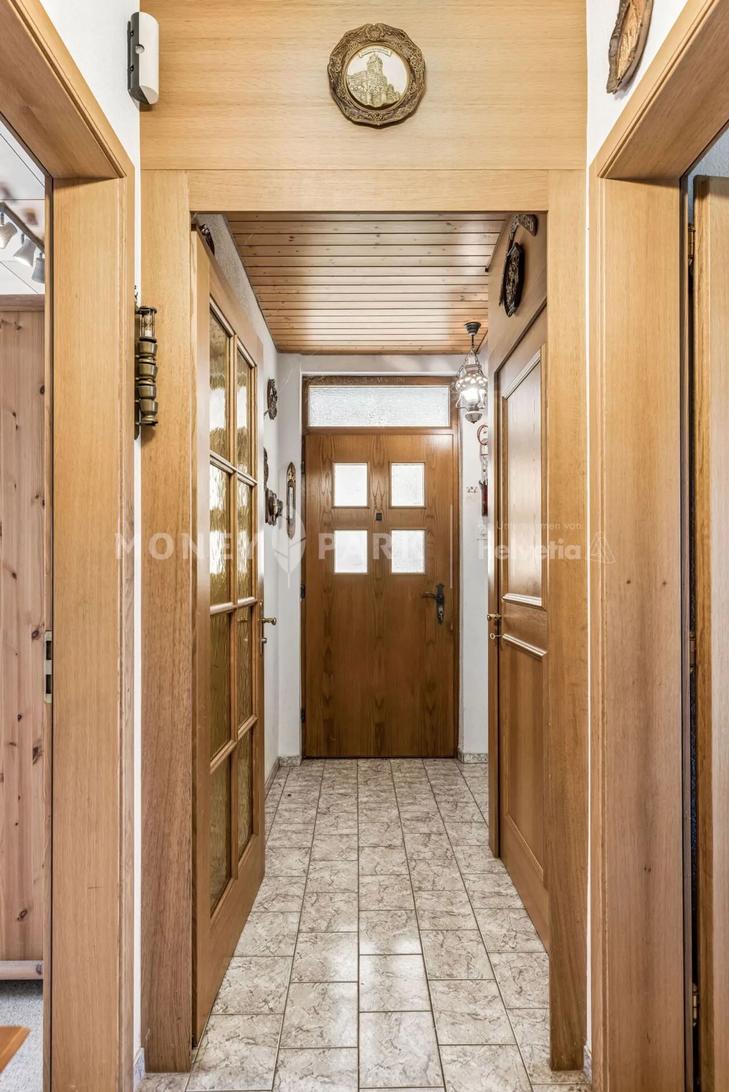 Maison jumelée de 6 pièces avec beaucoup de potentiel - Photo 2 sur 14