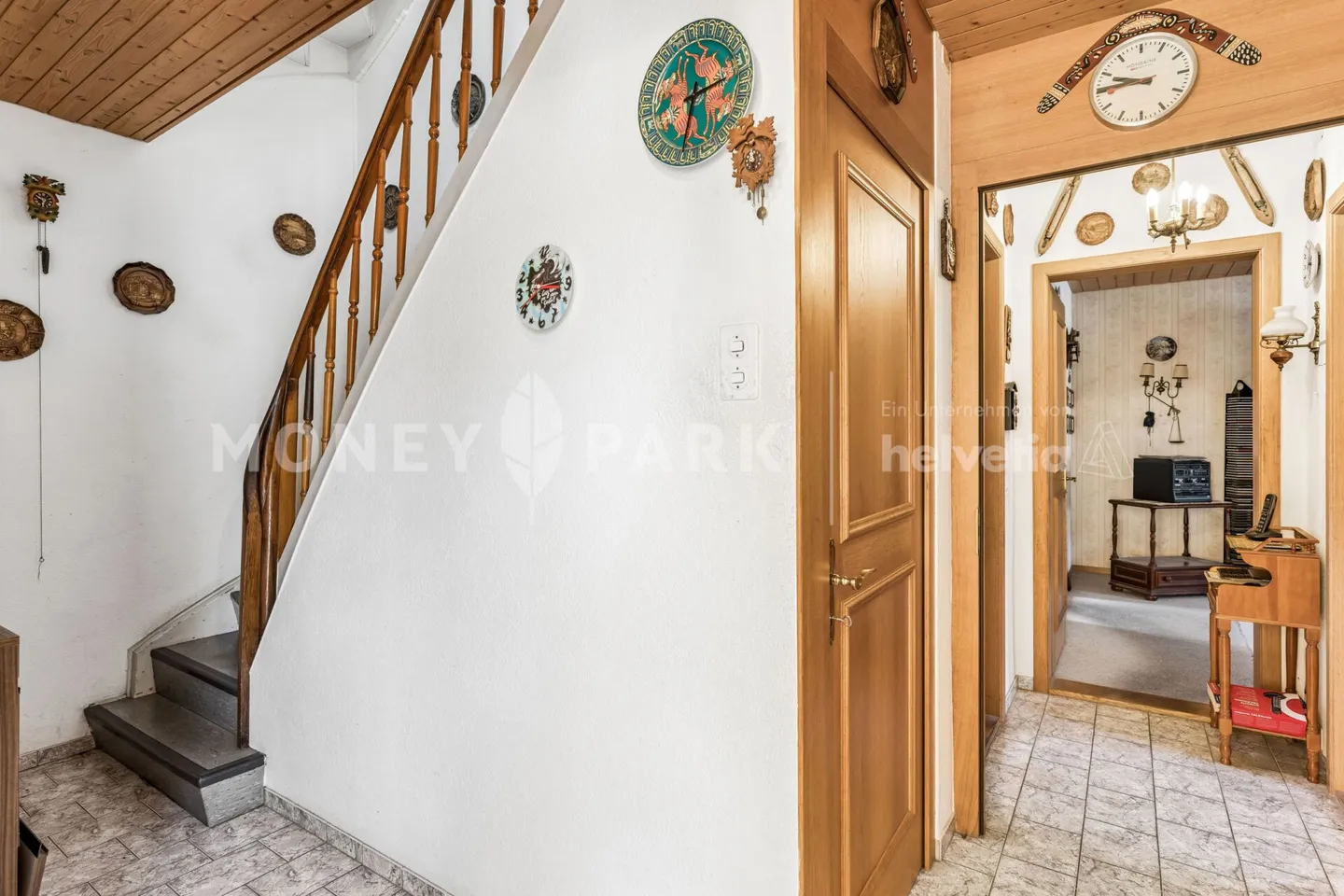 Maison jumelée de 6 pièces avec beaucoup de potentiel - Photo 3 sur 14